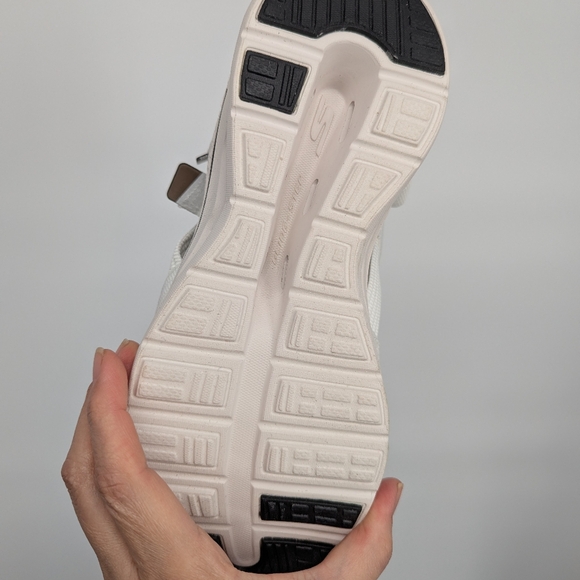 NEW Skechers womens On-the-go Glide Step 2.0 Sandal white black - Camden Size 8 - Picture 8 of 13